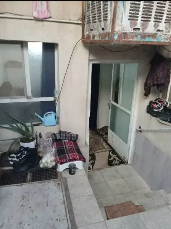 منزل نقلی بر خیابان اصلی سرمایه گذاری مناسب|فروش خانه و ویلا|قم, اسمعیل آباد|دیوار