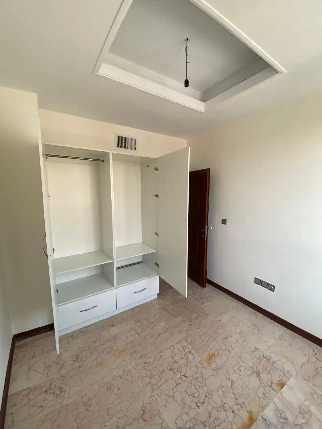 ۱۰۱متر فول امکانات/خوش ساخت/صنیعی پور/تکرار نشدنی|فروش آپارتمان|تهران, منیریه|دیوار