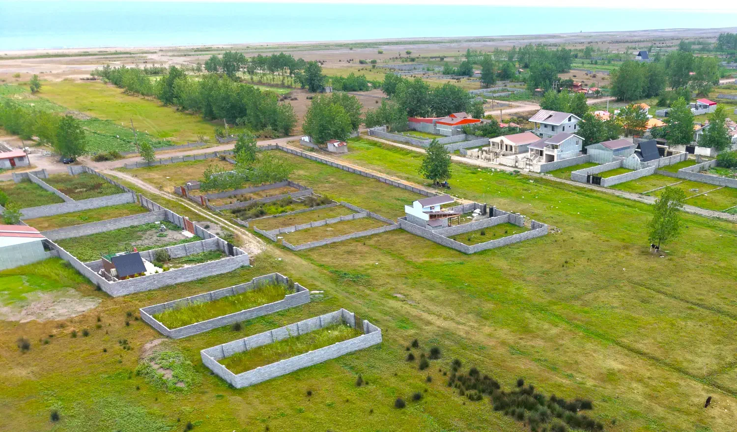 215متر زمین ساحلی باچشم انداز دریای آبی در گیلان|فروش زمین و ملک کلنگی|رشت, شهرک شهید رجایی|دیوار