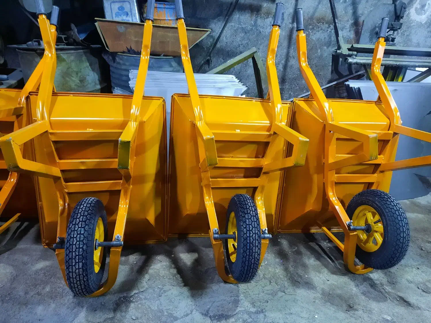 فرغون.فرغون|ابزارآلات|مشهد, پنجتن|دیوار