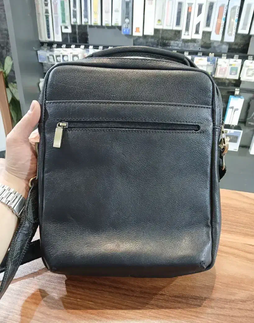 مدارک گم شده در عباسی|اشیا|تبریز, |دیوار