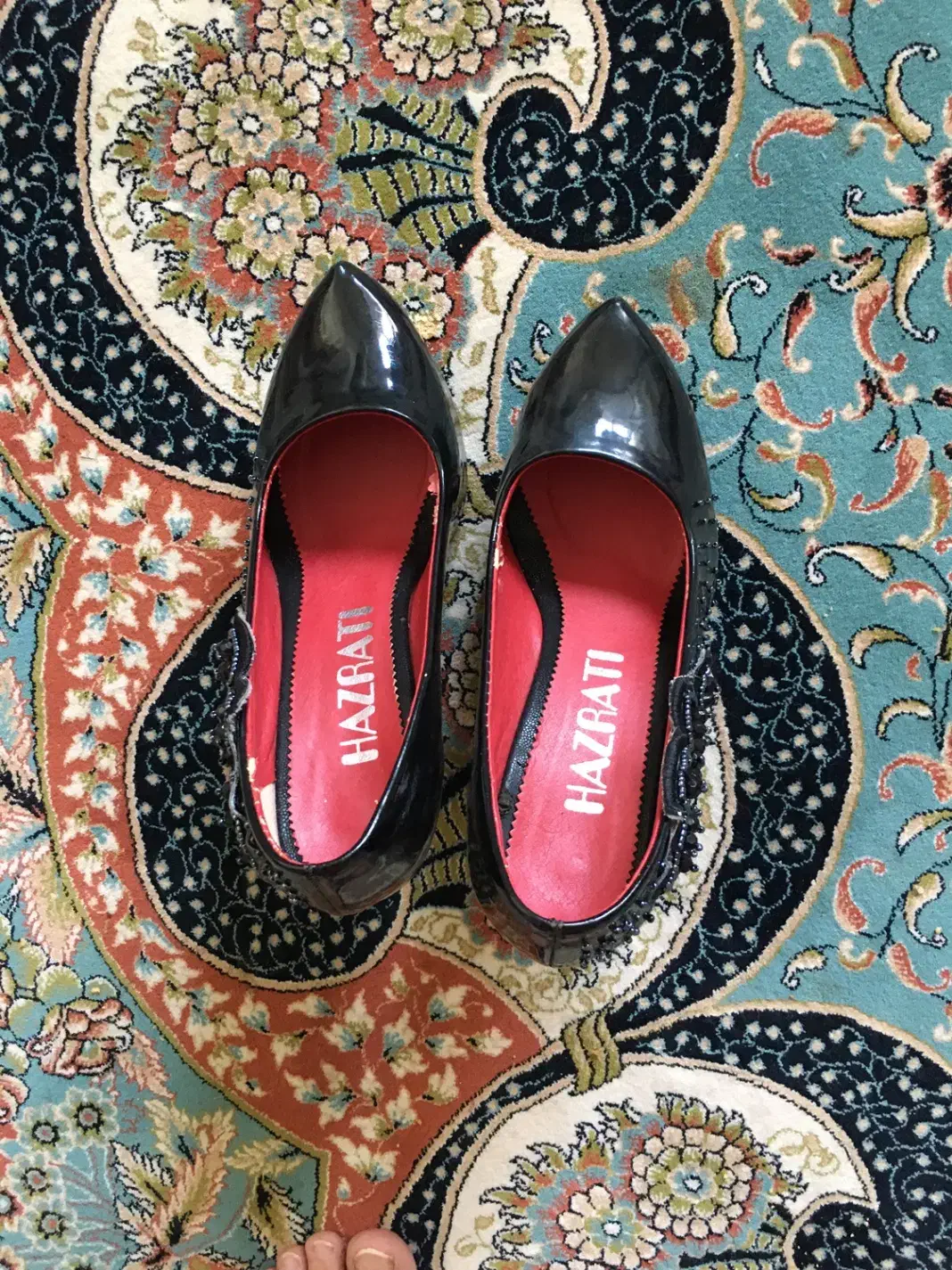 کفش|کیف، کفش، کمربند|لاهیجان, کوی استادان|دیوار