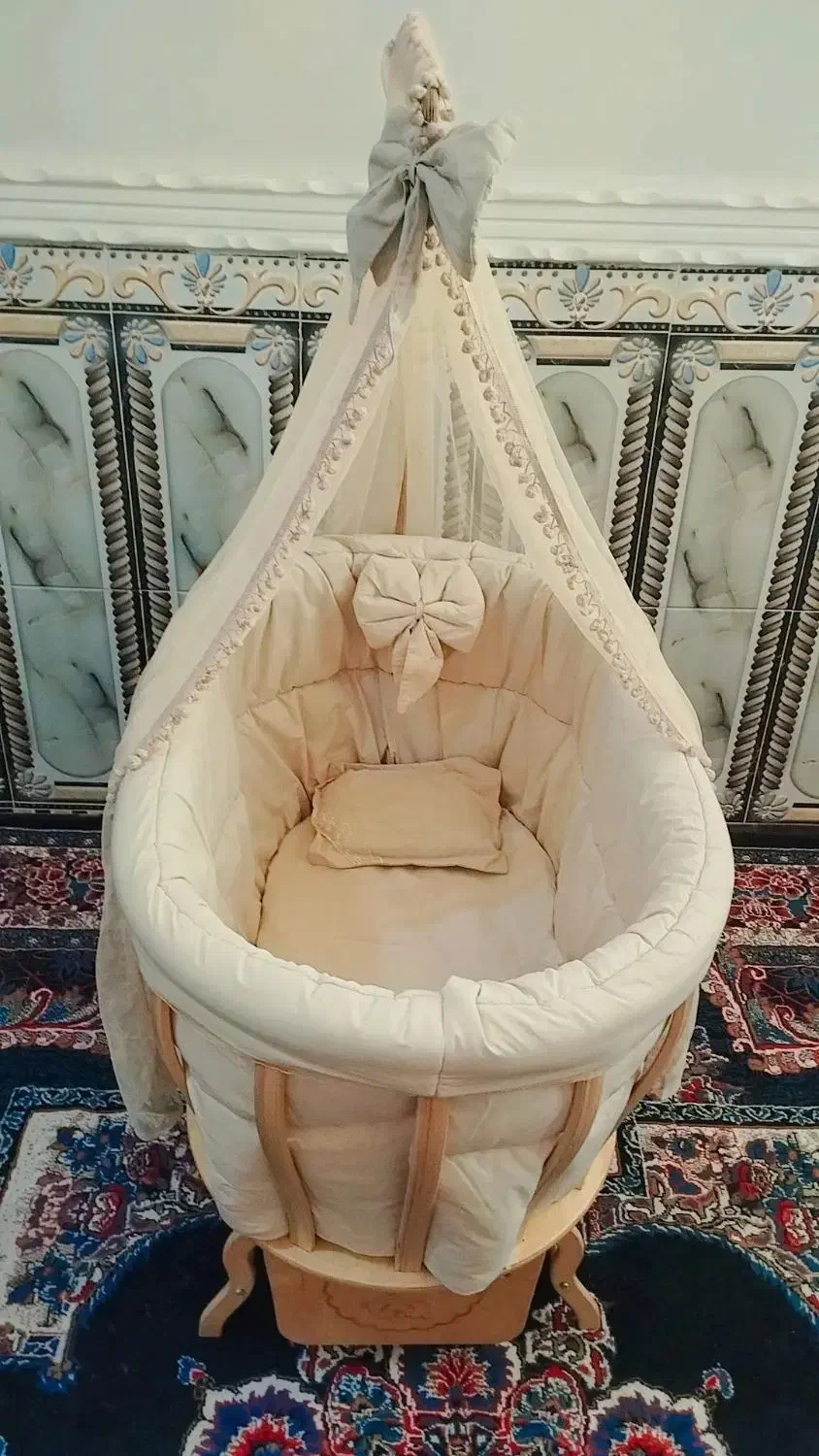 جانبی|تخت و سرویس خواب|سراوان, |دیوار