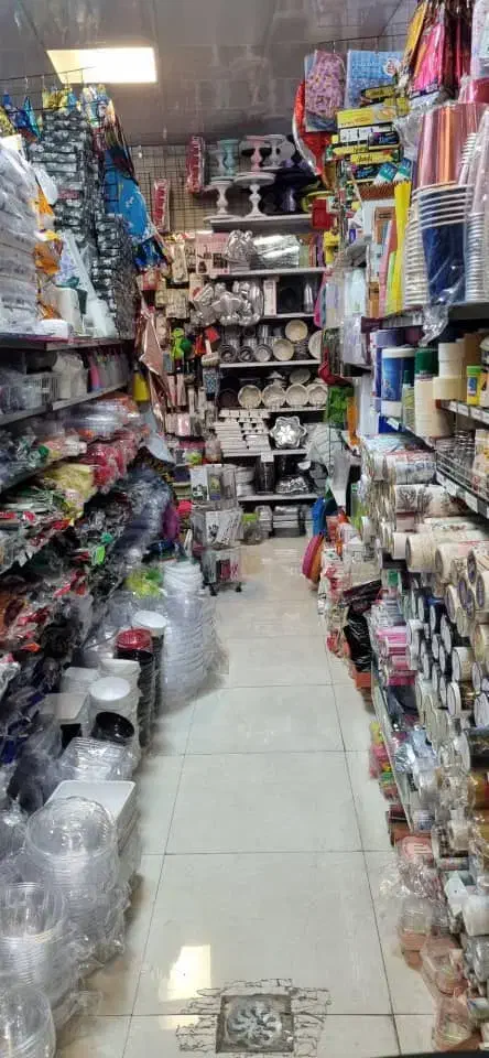 انواع ظروف یکبار مصرف کلی و جزئی|ظروف نگهدارنده، پلاستیکی، یک‌بارمصرف|صومعه‌سرا, |دیوار