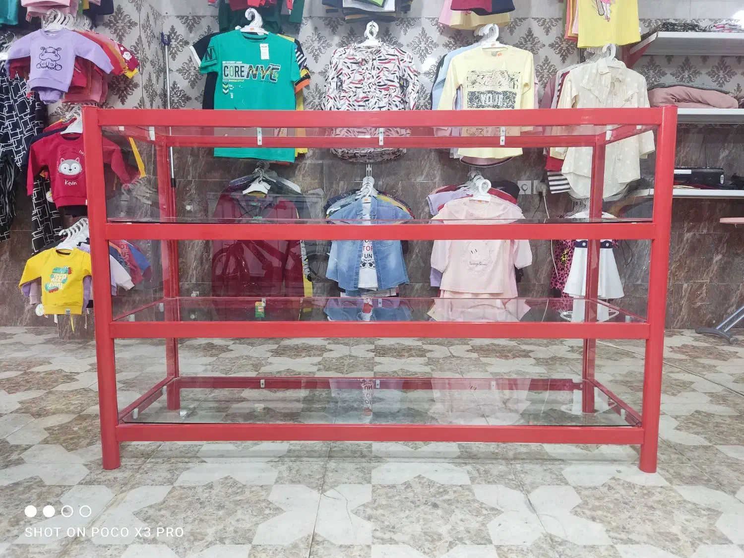 ویترین فلزی در حد نو|بوفه، ویترین، کنسول|سقز, |دیوار