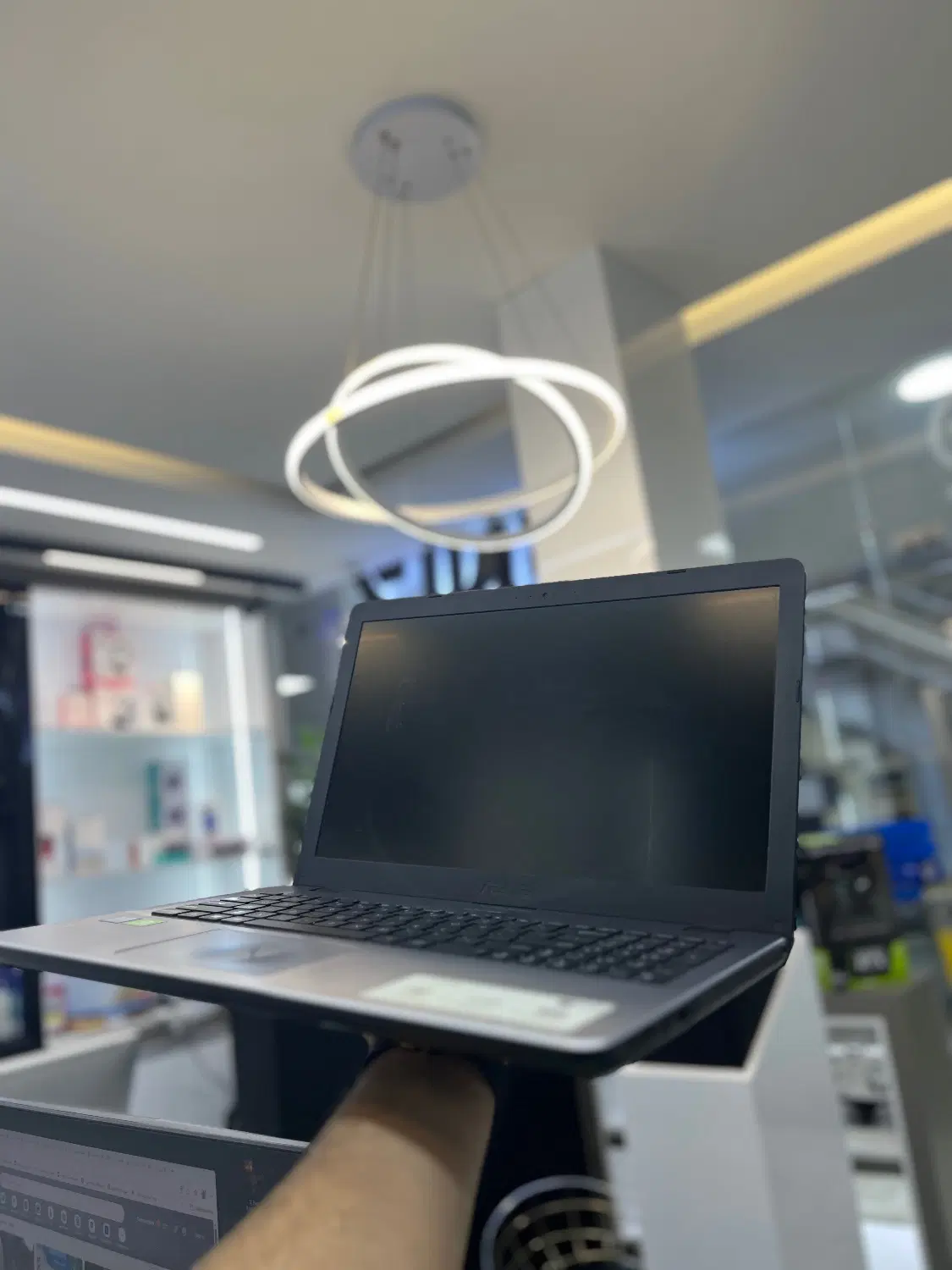 Asus i7 gen8 با گرافیک ۴ گیگ|رایانه همراه|کرمانشاه, |دیوار