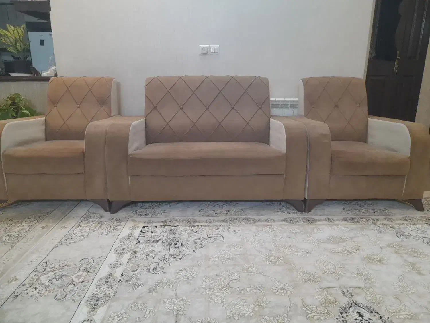 مبل راحتی|مبلمان خانگی و میز عسلی|شاهین‌شهر, اقبال لاهوری|دیوار