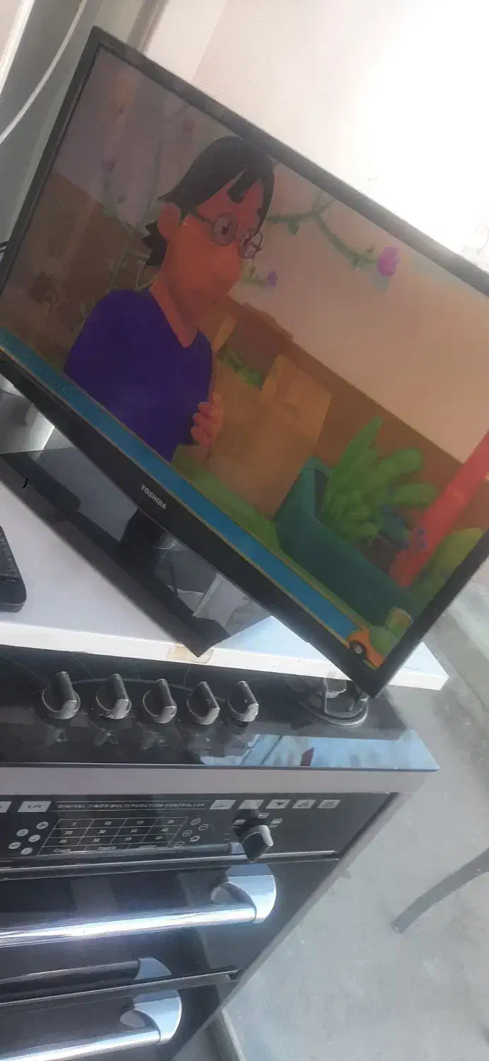 تلویزیون ۳۲|تلویزیون و پروژکتور|نیشابور, رحمت آباد|دیوار