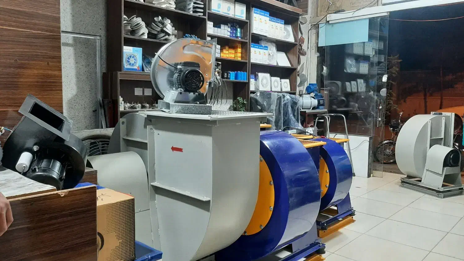 هواکش و سیستم تهویه و سانتریفیوژ|پنکه و تصفیه‌کنندهٔ هوا|اصفهان, تیران|دیوار