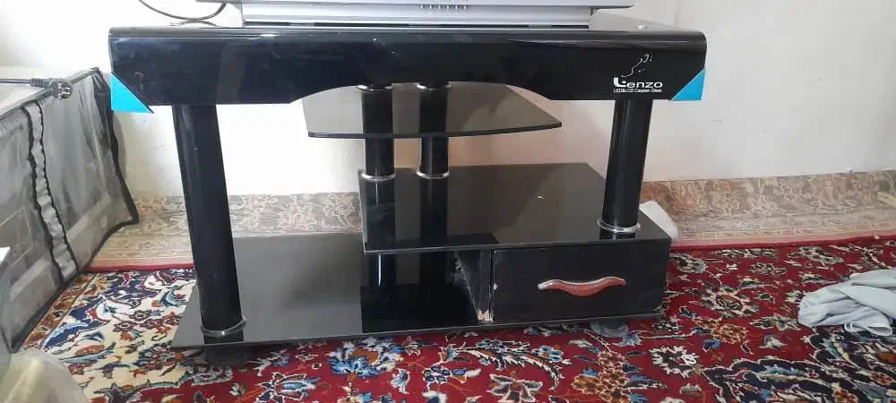 تلویزیون و میز تلویزیون|تلویزیون و پروژکتور|نیریز, |دیوار