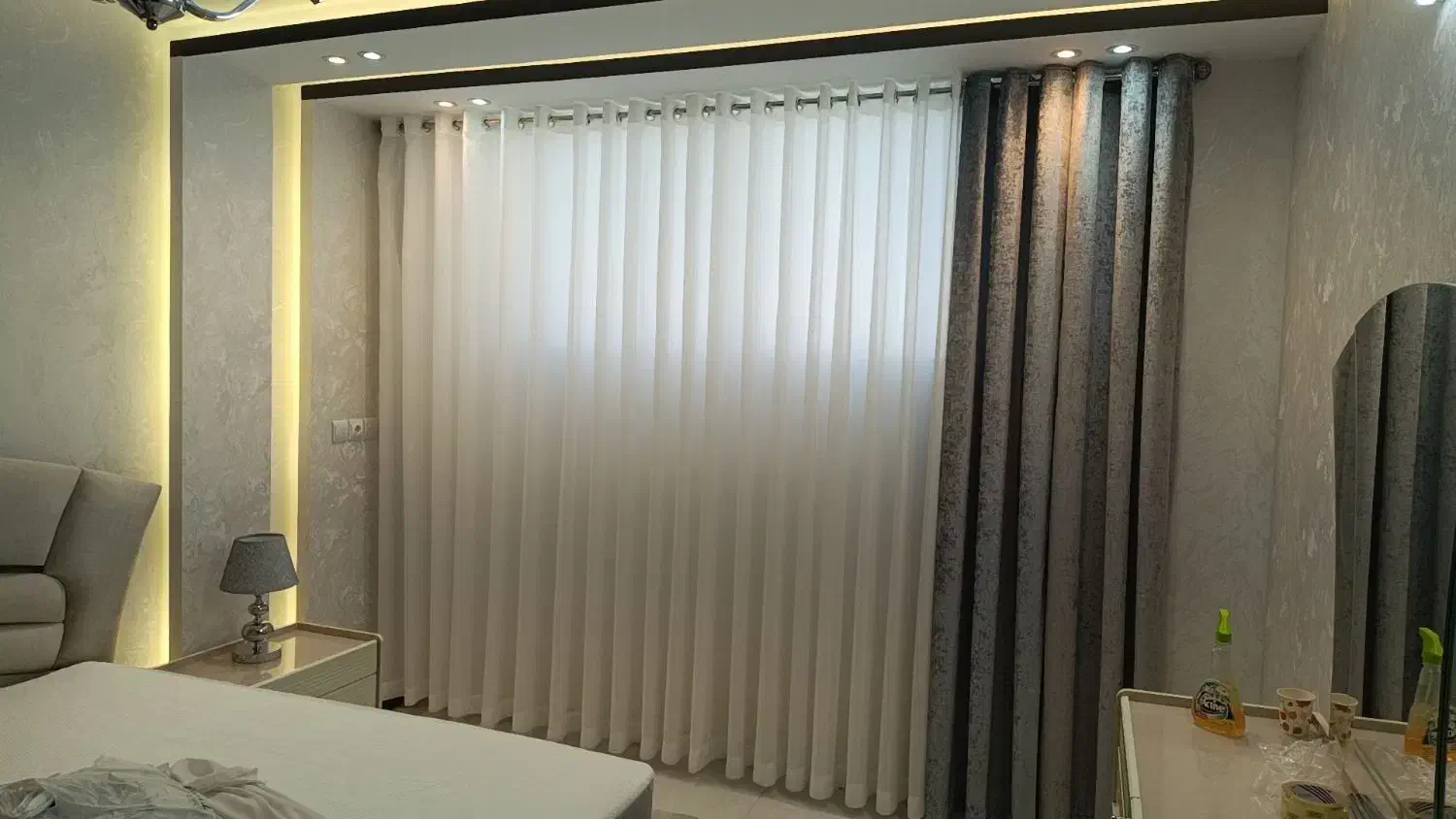 پرده حریر شاین به همراه مخمل شانل سنگین|پرده، رانر، رومیزی|اصفهان, امیرعرب|دیوار