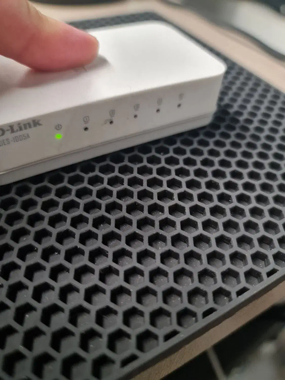 سوئیچ ۴ پورت دی لینک Dlink|مودم و تجهیزات شبکه|تهران, سازمان برنامه شمالی|دیوار