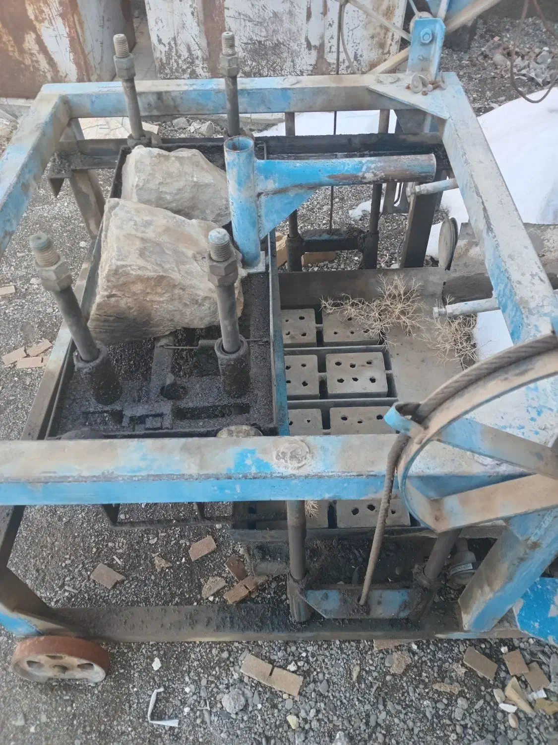 دستگاه بلوکه زنی|ماشین‌آلات صنعتی|گلبهار, شهر جدید گلبهار|دیوار