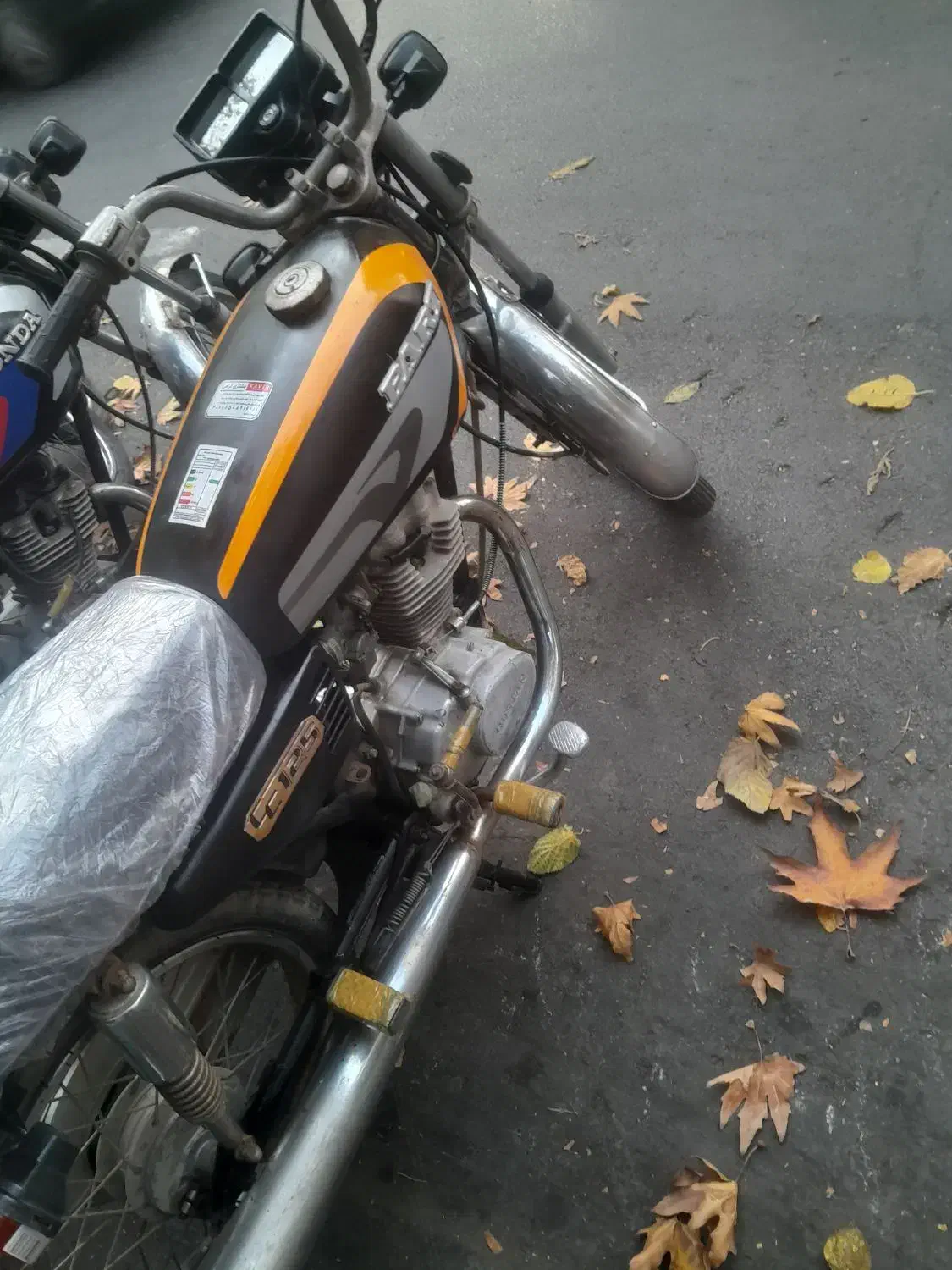 هوندا پلاک قدیم|موتورسیکلت|اصفهان, قلعه طبره|دیوار