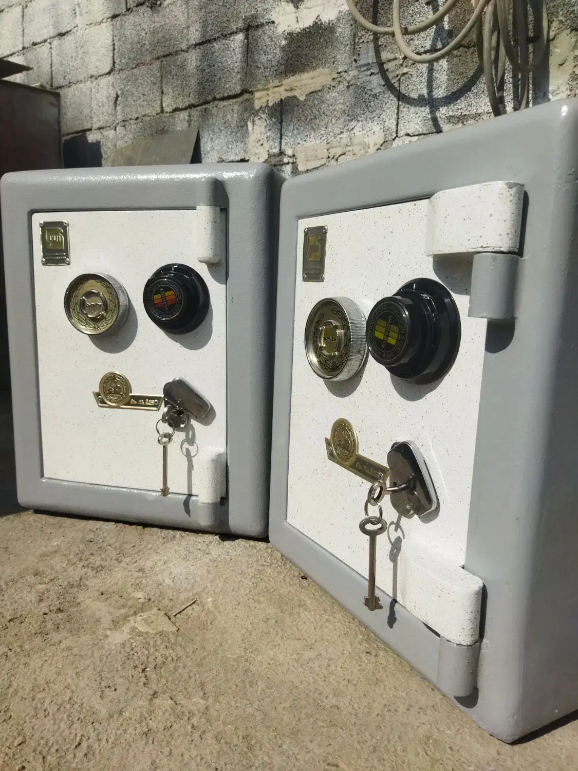 گاو و|ابزارآلات|گنبد کاووس, |دیوار