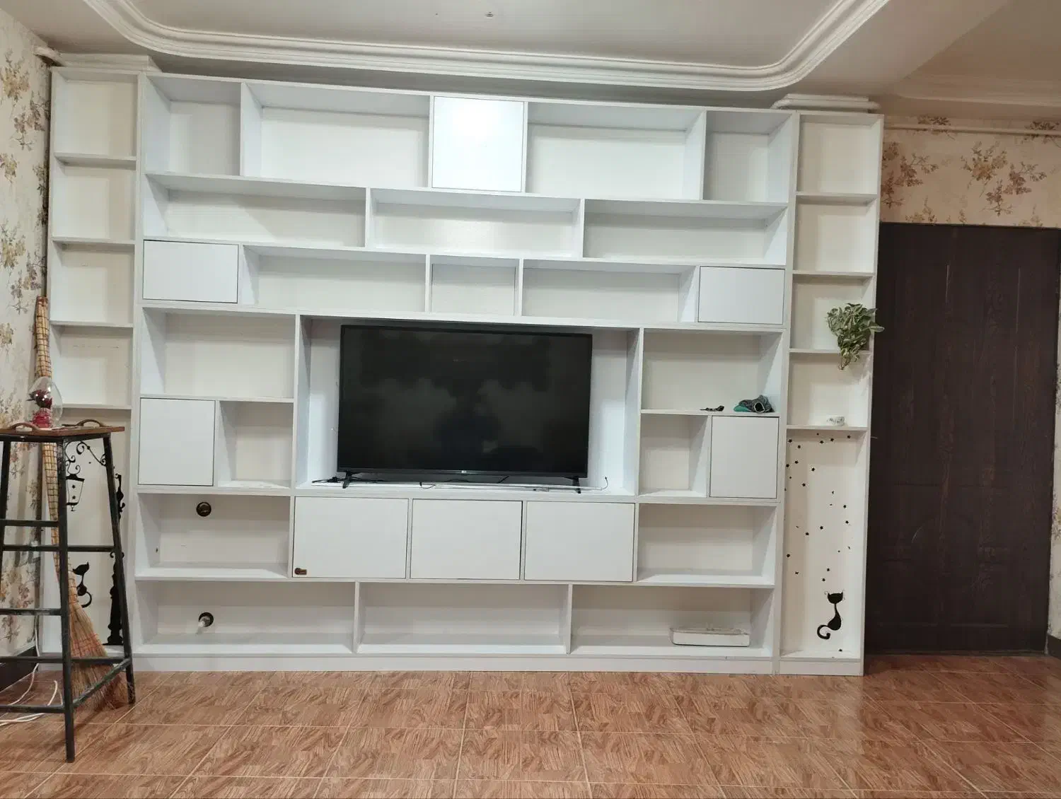 باکس|کتابخانه، شلف، قفسه‌های دیواری|فومن, |دیوار