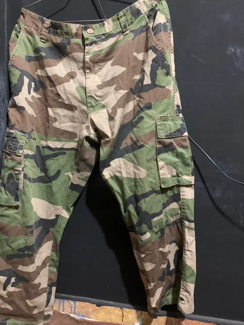 شلوار ارتشی|لباس|ساری, |دیوار