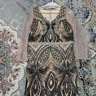 لباس مجلسی|لباس|دورود, |دیوار