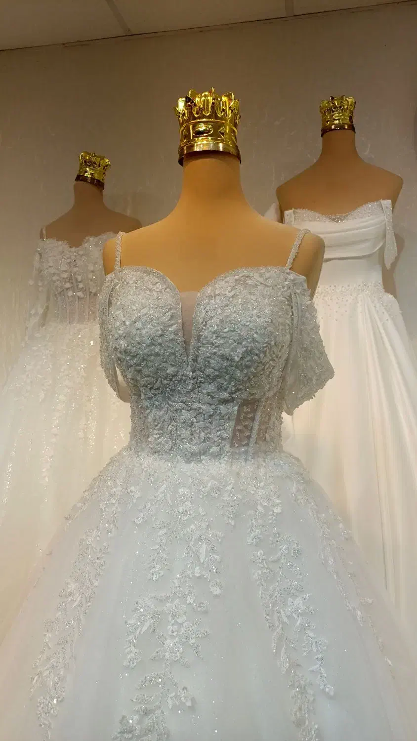 لباس عروس مزونی|لباس|ساری, |دیوار