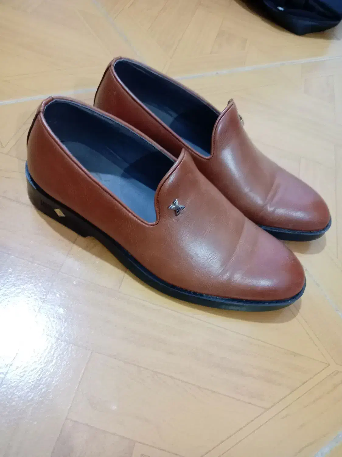 کفش بچگانه|کفش و لباس بچه|رشت, شهریاران|دیوار