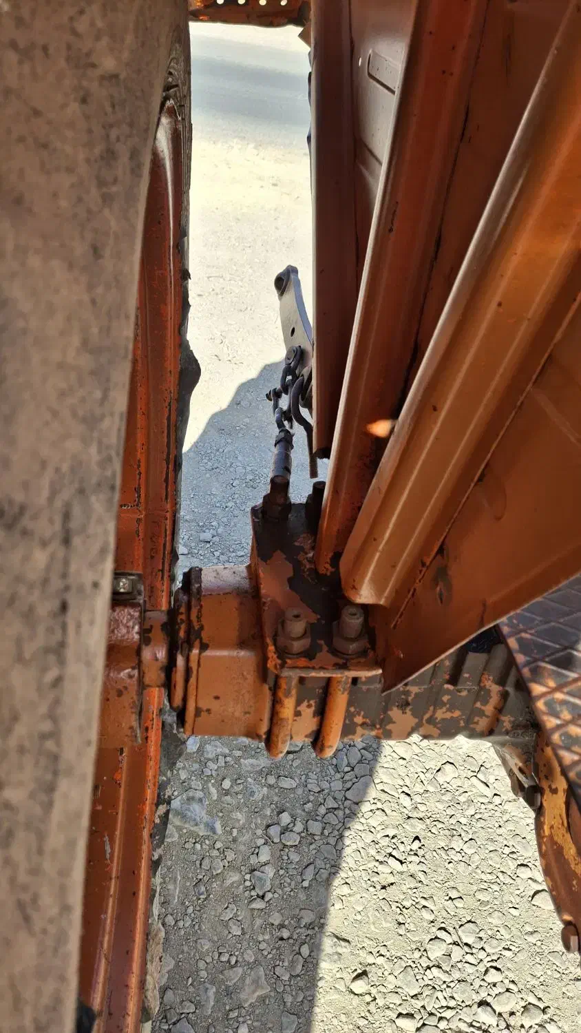 تراکتور رومانی درجه یک  با گاو اهن|خودرو سنگین|زالیان, |دیوار