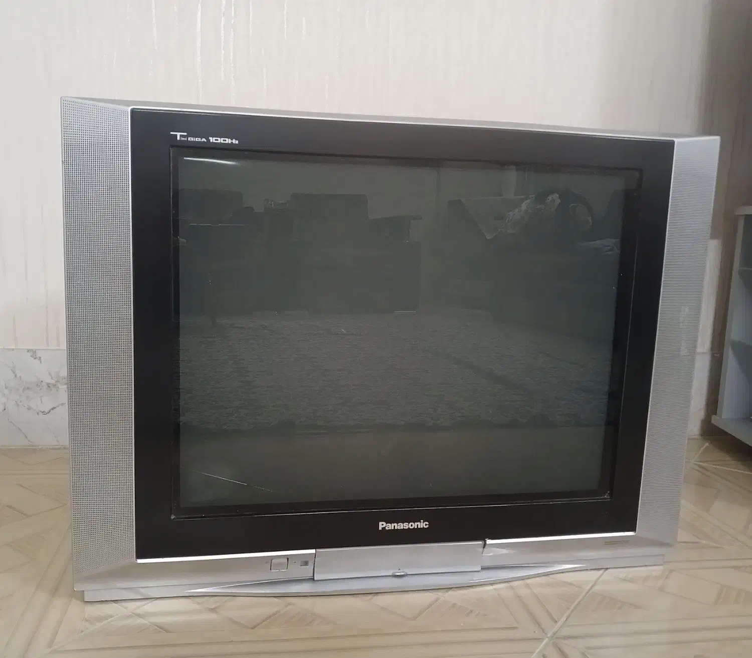 تلویزیون ۲۹ اینچ پاناسونیک و میز تلویزیون|تلویزیون و پروژکتور|تفرش, |دیوار