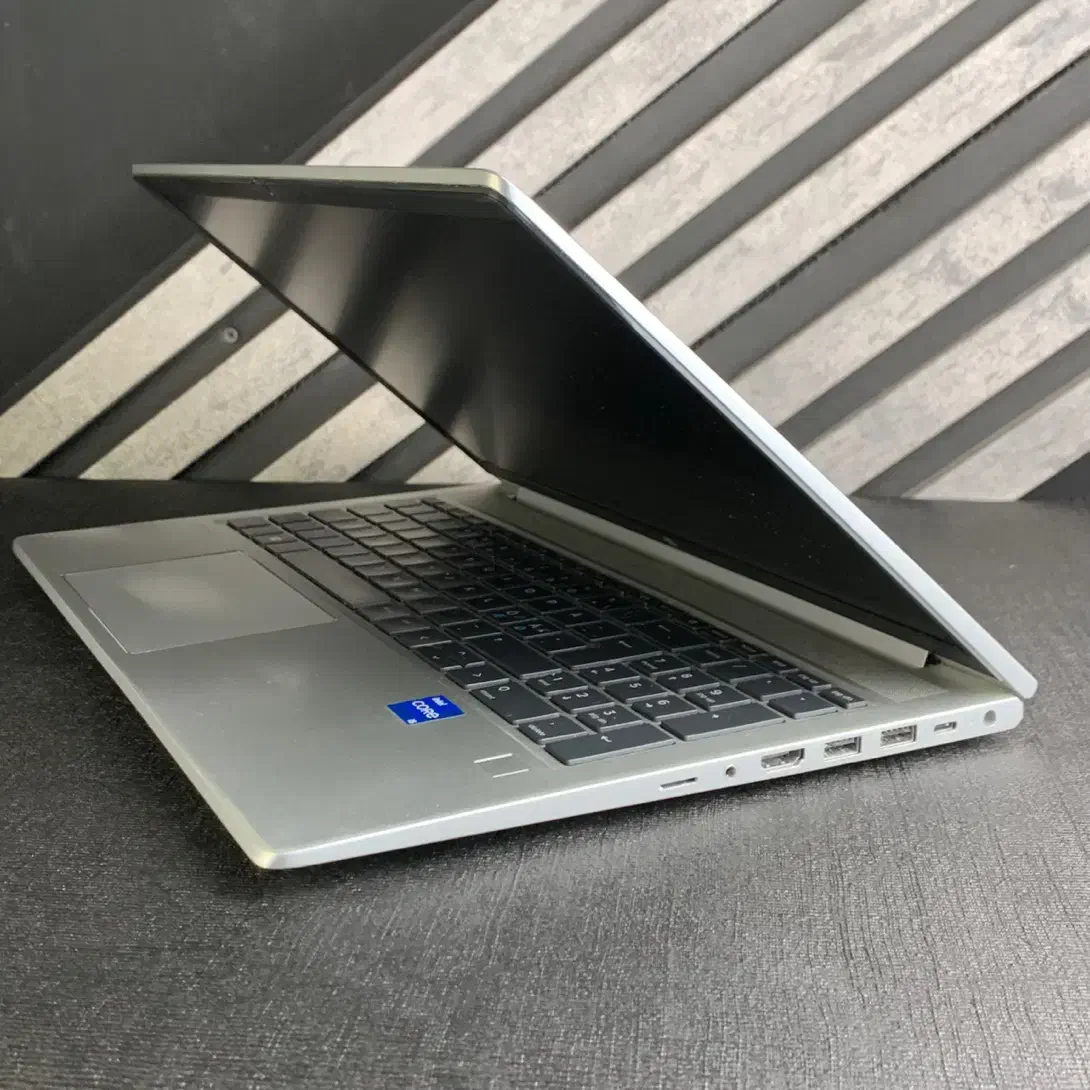 لپتاپ اچ پی ۱۵ اینچ نسل ۱۱ hp 450 g8|رایانه همراه|تهران, فلسطین (میدان انقلاب)|دیوار