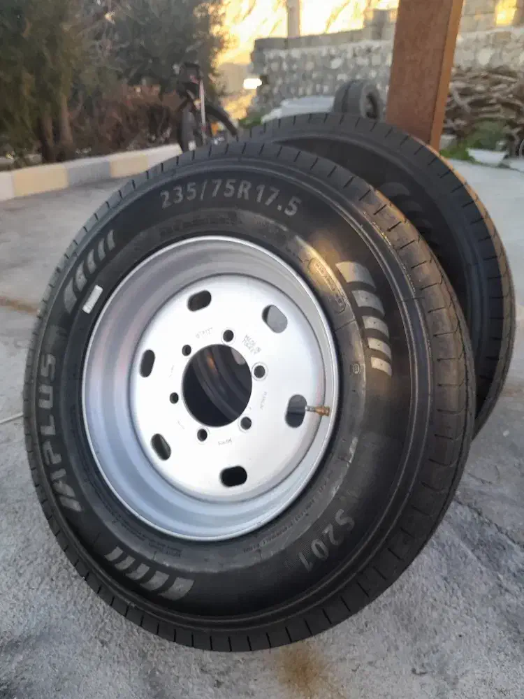 یک اتاق جوبیاری و یک جفت رینگ و لاستیک تیوبلس|قطعات یدکی و لوازم جانبی|سرپل ذهاب, |دیوار