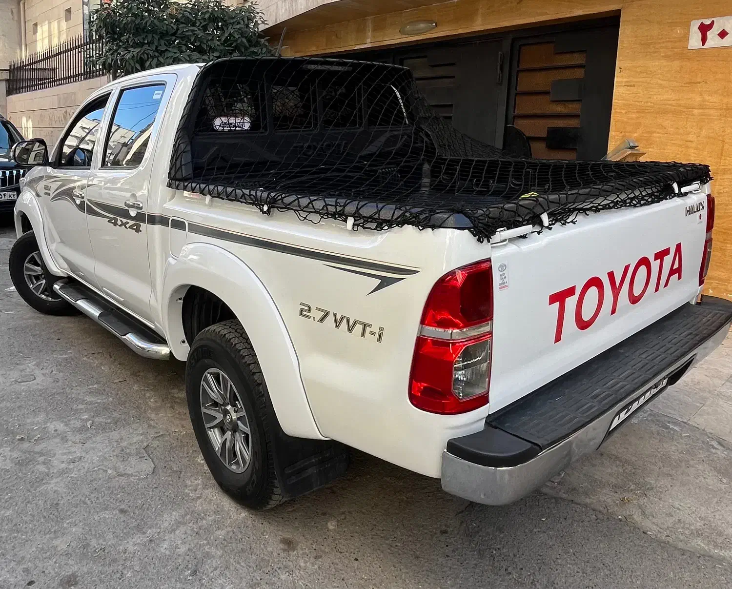 تویوتا هایلوکس ۲۰۱۵ دنده ای دو برگ سند|خودرو سواری و وانت|آمل, |دیوار