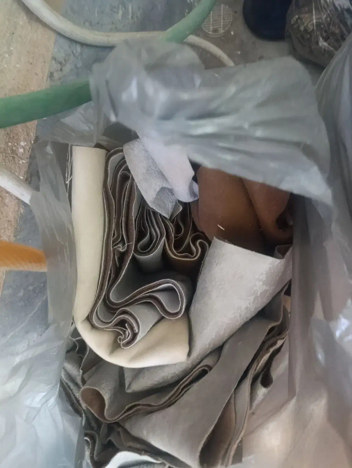 پارچه مبلی متری و کیلویی موجود است|لوازم خیاطی و بافتنی|قم, شهر قائم|دیوار