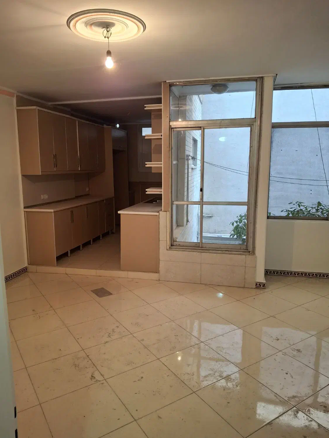 آپارتمان نازی اباد هزاردستگاه تازه نقاشی شده