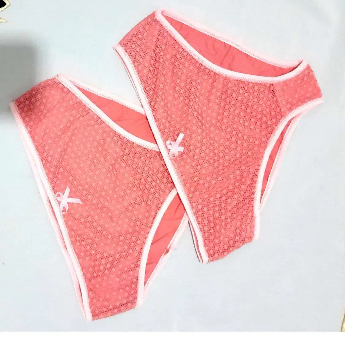 سوتین زنانه|لباس|سرخه, |دیوار