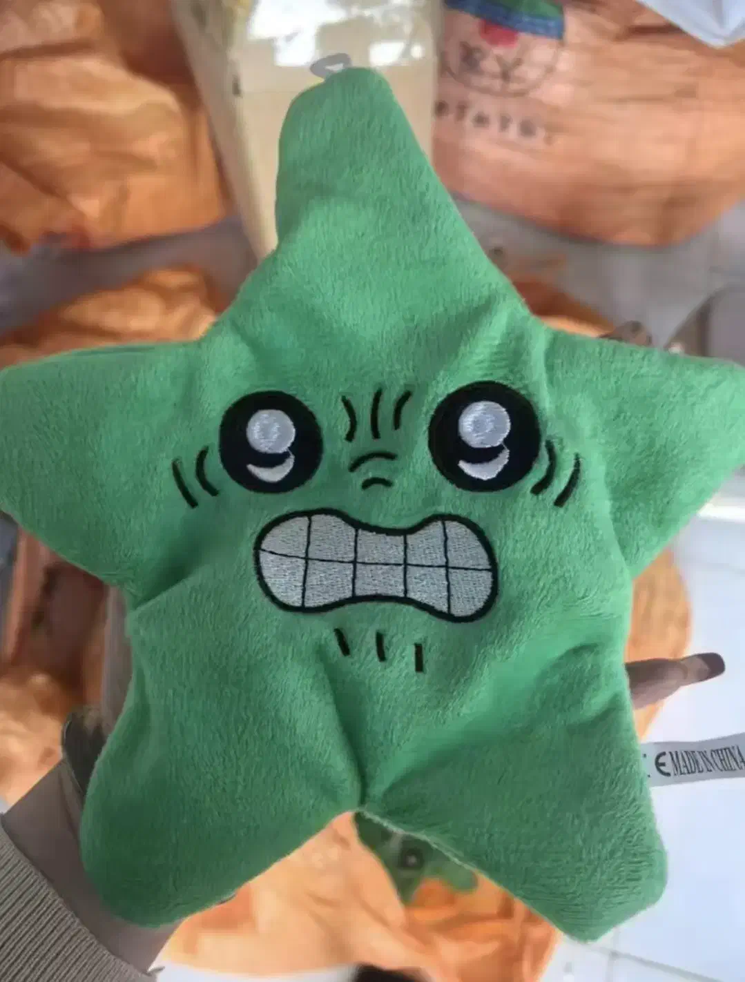 این عروسک با ابعاد مناسب ۲۲ × ۲۱ سانتیمتر، این|اسباببازی|تهران, حر|دیوار