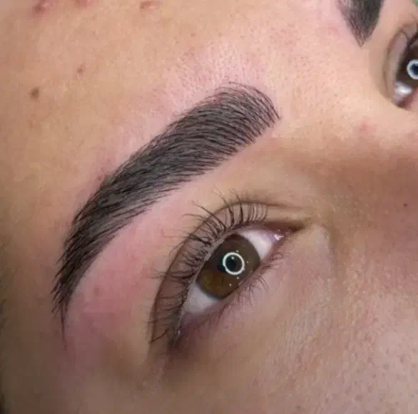 آفر ویژه برای مدل فیبروز ابرو و شید و کانتور لب|خدمات آرایشگری و زیبایی|کرمان, |دیوار