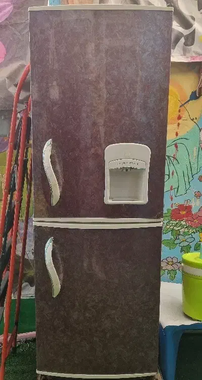 یخچال|یخچال و فریزر|قم, قلعه کامکار|دیوار