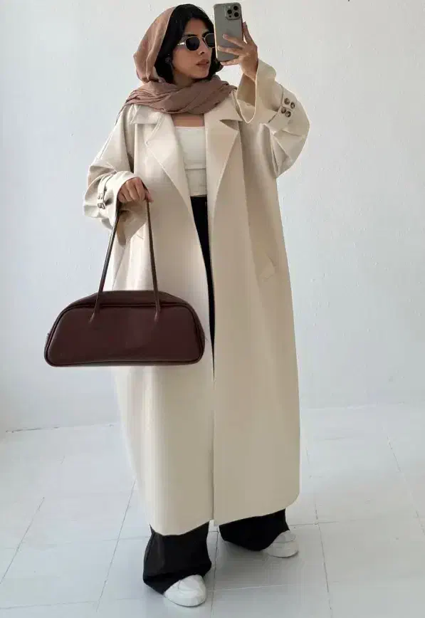 مانتو اور|لباس|رستم, |دیوار