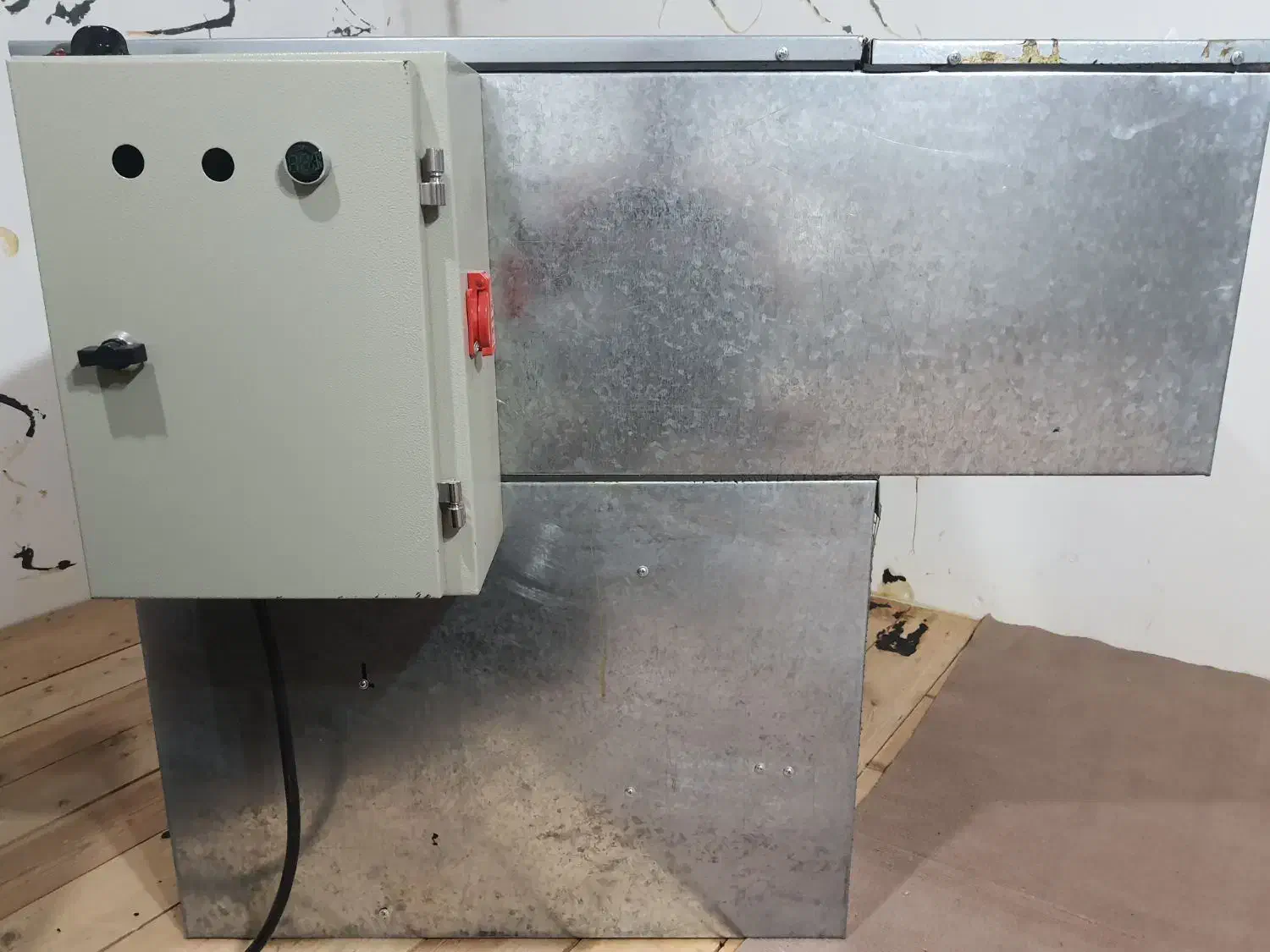 سایلنت باکس ۳ ظرفیت|ماشین‌آلات صنعتی|رشت, انصاری|دیوار