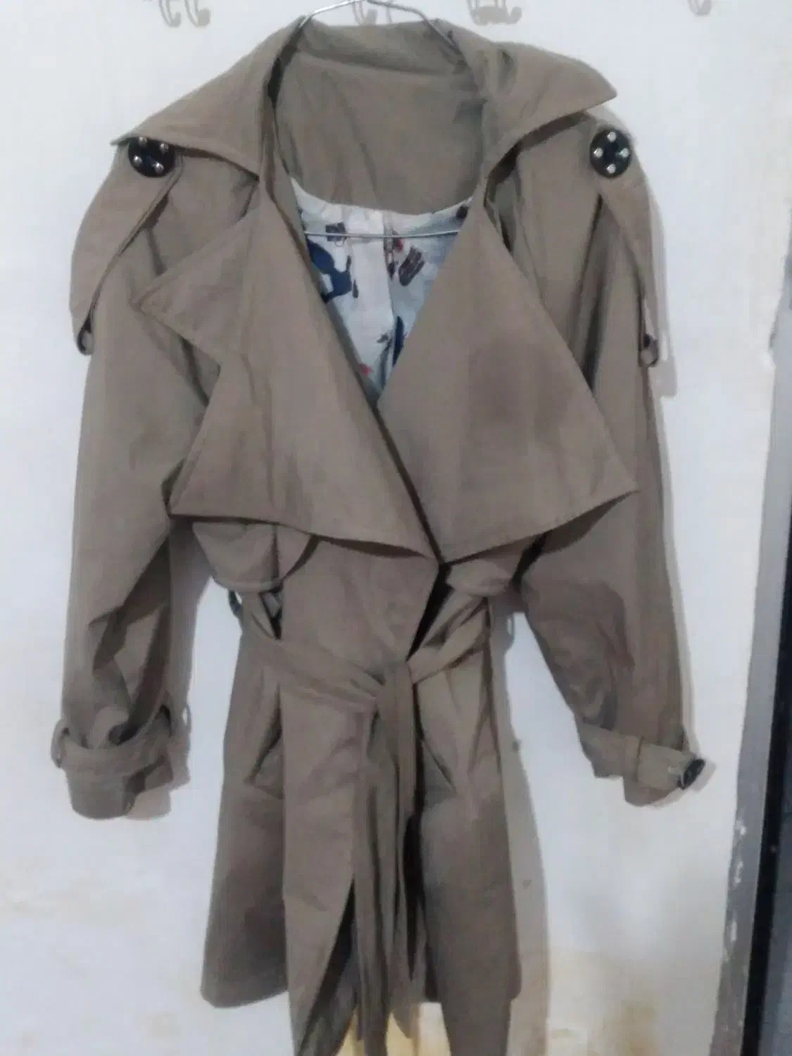 بارونی نو و کاملا سالم|لباس|ملایر, |دیوار