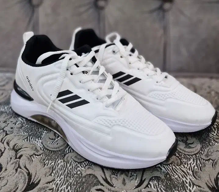 کتونی نو|کیف، کفش، کمربند|رشت, توشیبا|دیوار