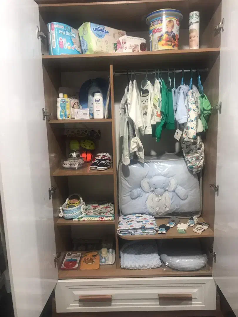 کمد و تخت و ویترین سیسمونی|تخت و سرویس خواب|قم, شهرک قدس|دیوار