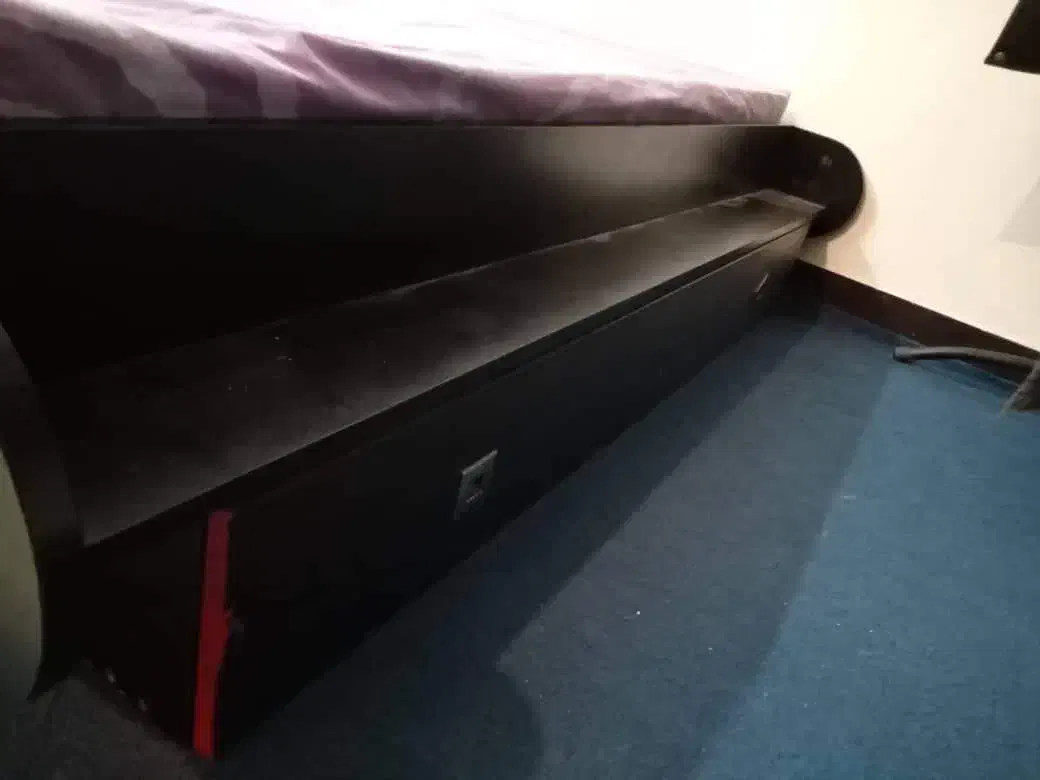 تخت خواب دونفره همراه با میز دراول وکمد لباسی|تخت و سرویس خواب|اهواز, زیتون کارگری|دیوار