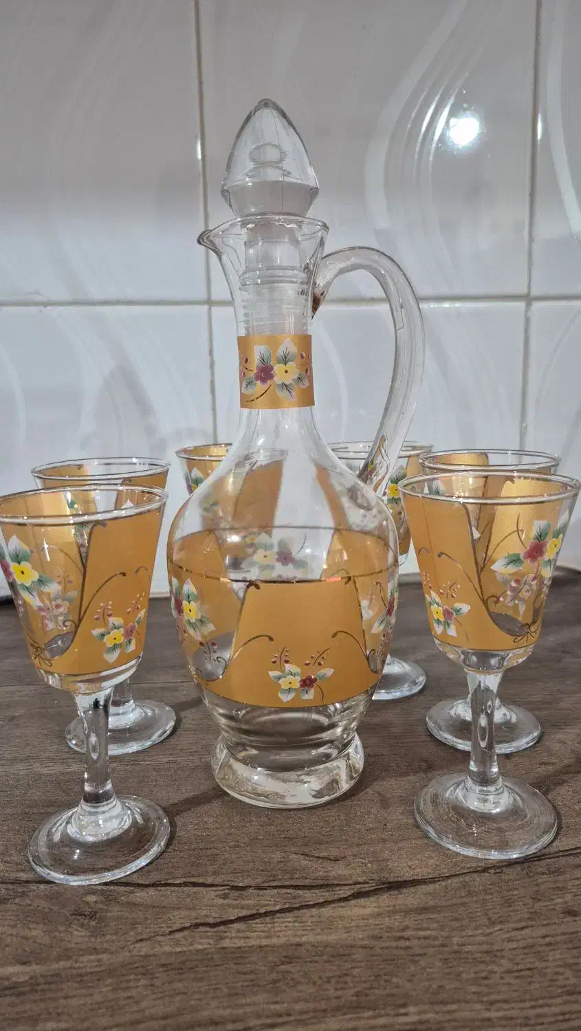 بطری و جام شش عددی|ظروف سرو و پذیرایی|اشتهارد, |دیوار