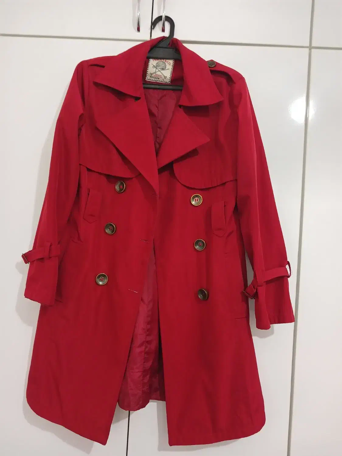 مشکی ۲۵۰سفید ۱۴۰ پالتو قرمز ۲۲۰ هزار تومان|کیف، کفش، کمربند|اسلامآباد غرب, |دیوار