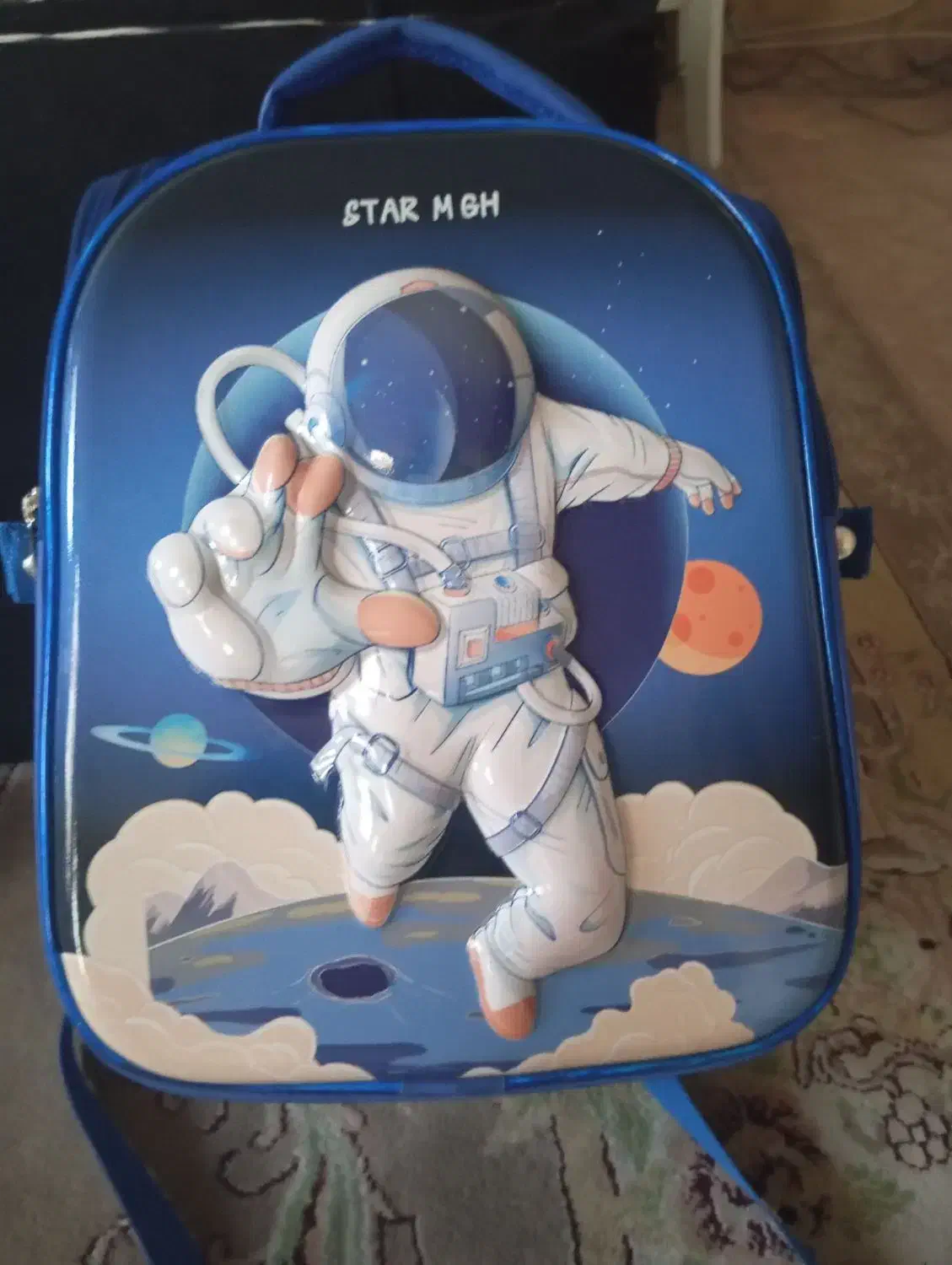 کیف مدرسه|کیف، کفش، کمربند|کاشان, راوند|دیوار