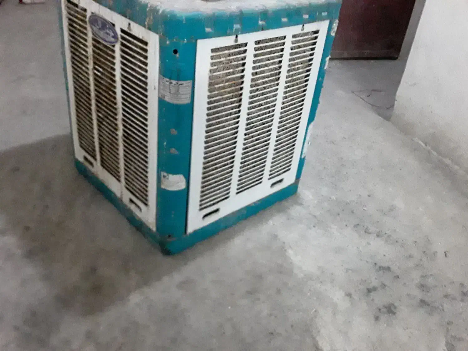 کولر آبی|کولر آبی|پرند, فاز ۴|دیوار