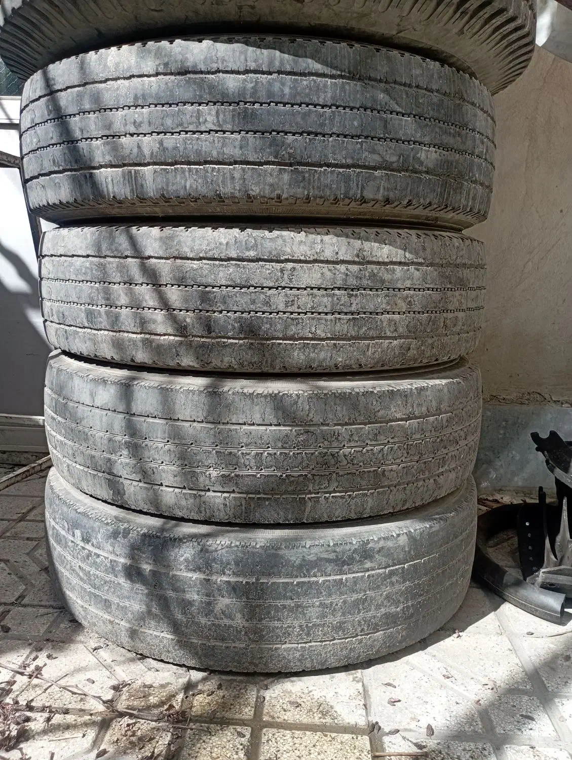 لاستیک 295/22/5|قطعات یدکی و لوازم جانبی|نیشابور, دارایی|دیوار