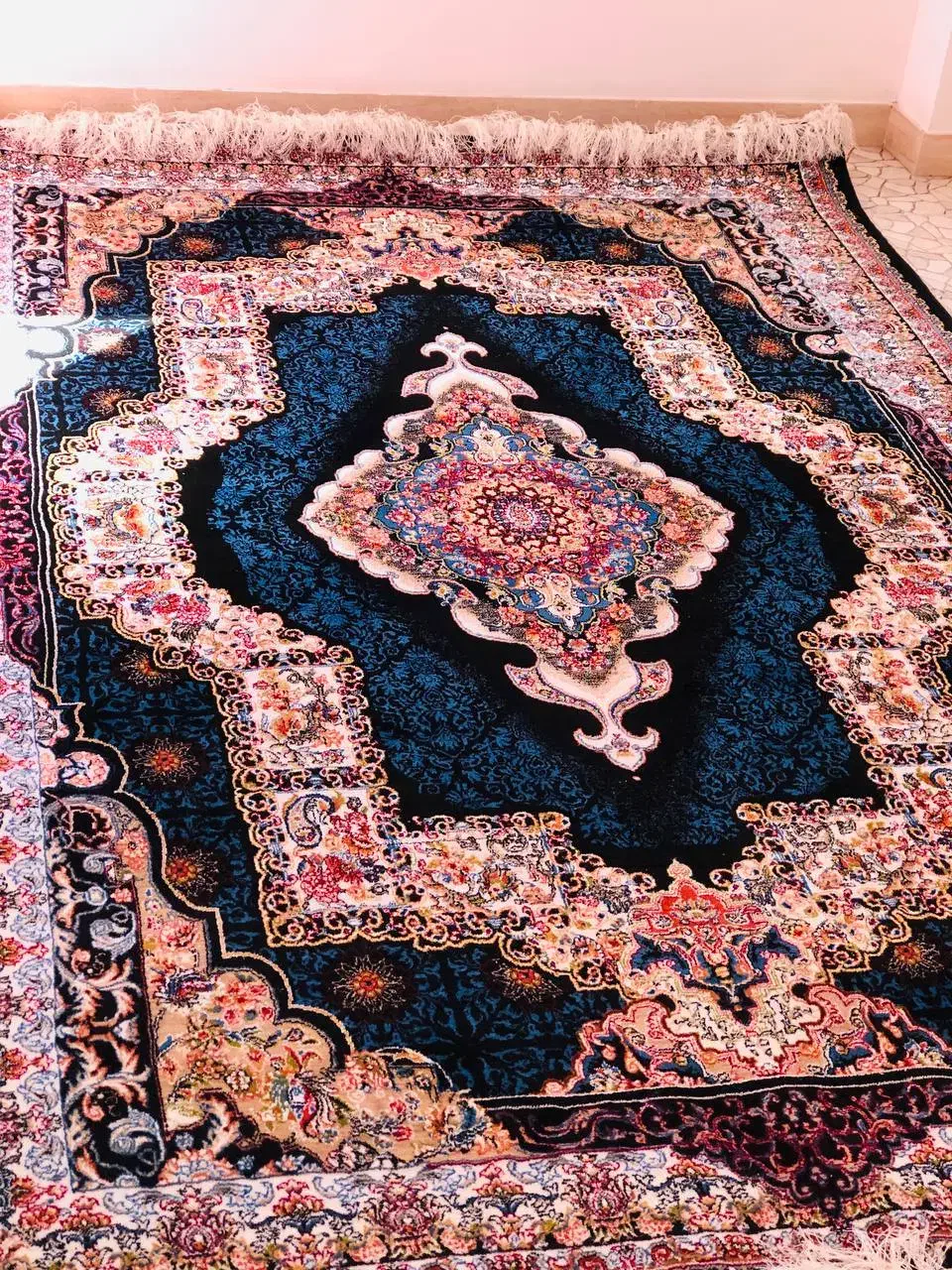 فرش خاطره کاشان|فرش|لاهیجان, کوی زمانی|دیوار