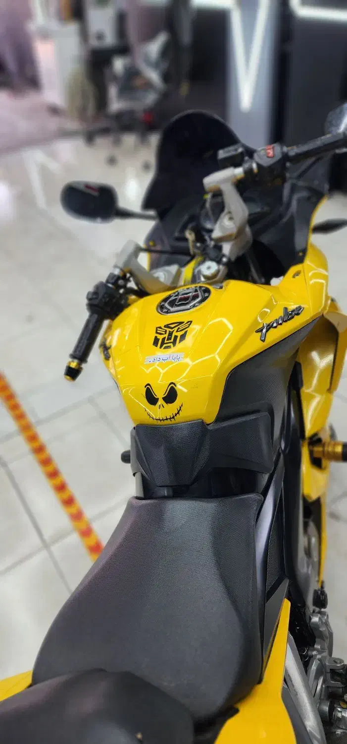 ار اس ۲۰۰|موتورسیکلت|شاهینشهر, حافظ جنوبی|دیوار