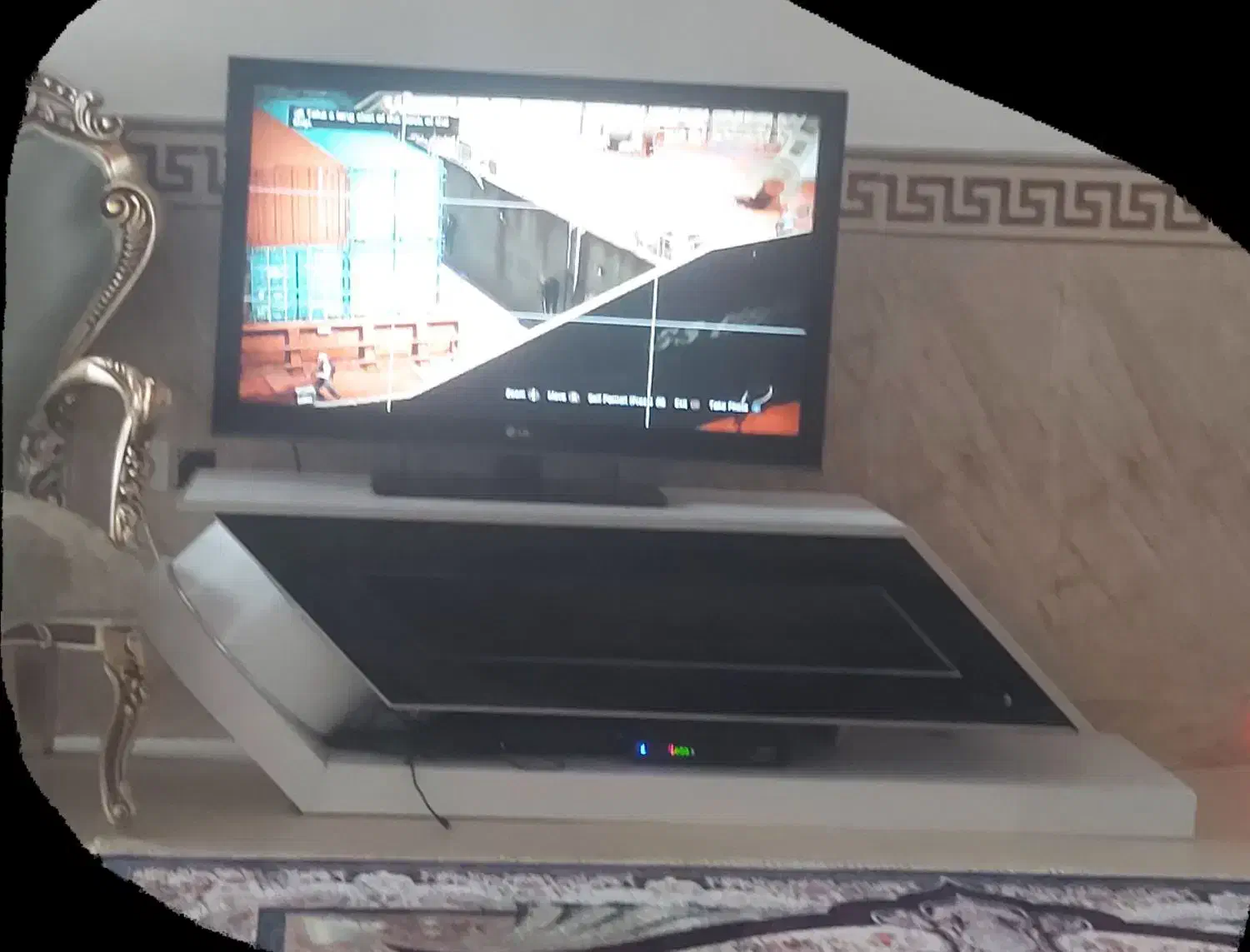 تلویزیون lcd بهمراه میز tv|تلویزیون و پروژکتور|قم, شهر قائم|دیوار