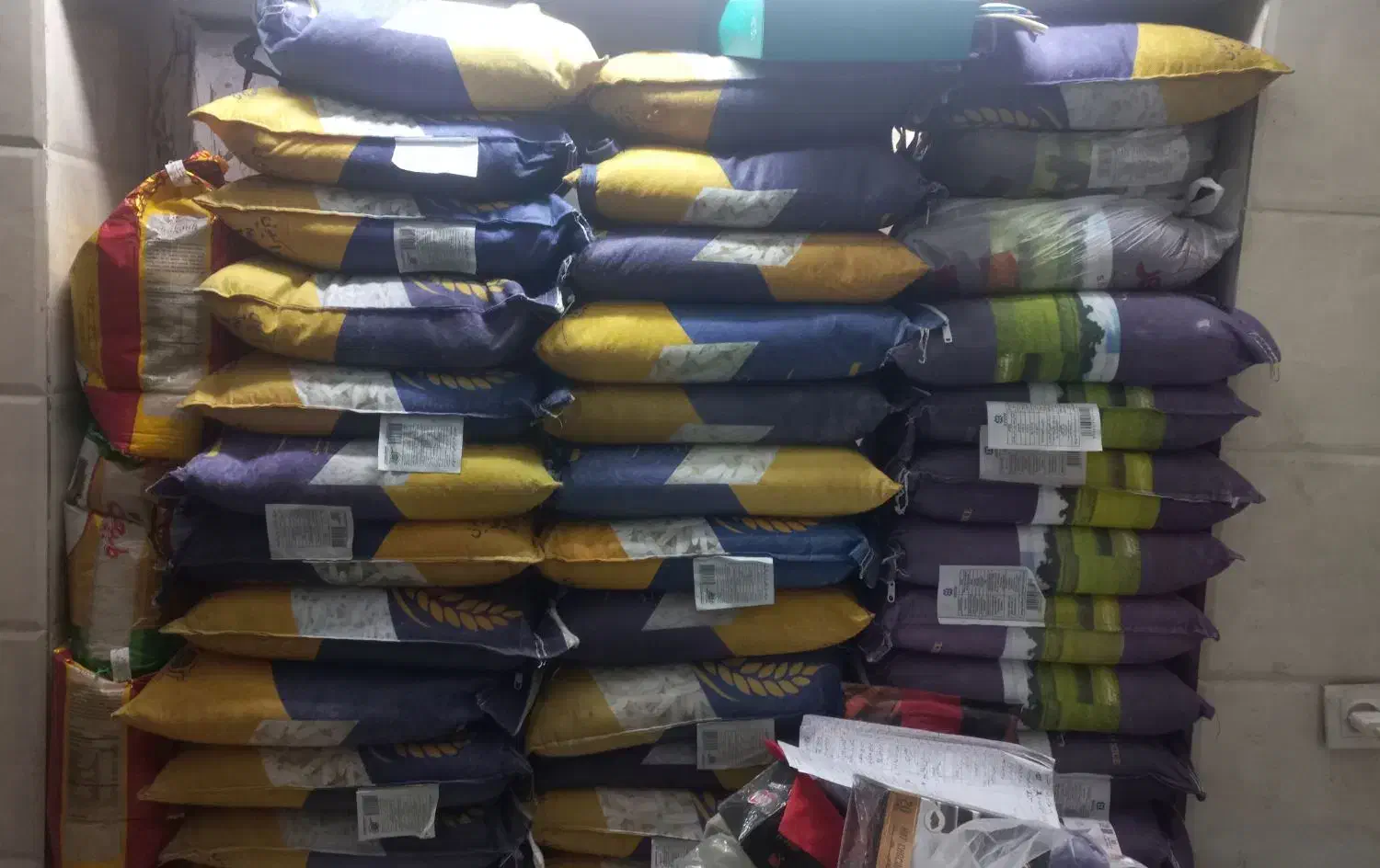 عمده فروشی اجناس برنج روغن حبوبات تخم مرغ پسته|خوردنی و آشامیدنی|تهران, انبار نفت|دیوار